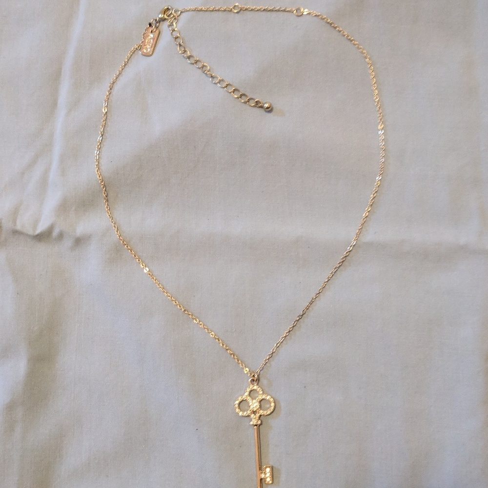 NEW Aeropostale Gold Gem Key Necklace